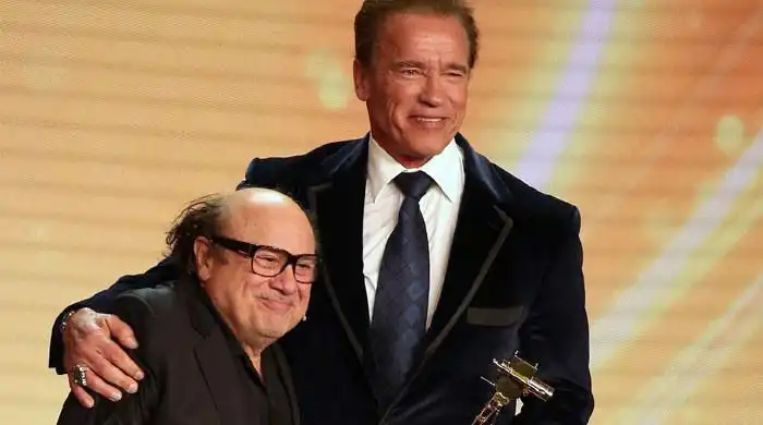Arnold Schwarzenegger Danny Devito Oscars Batman Bond