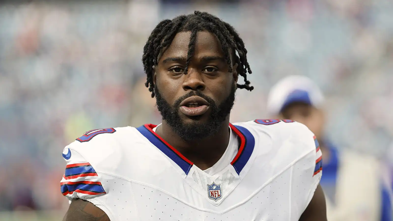 Bills DE apologizes for shoving Eagles fan, alleges threat to players and families