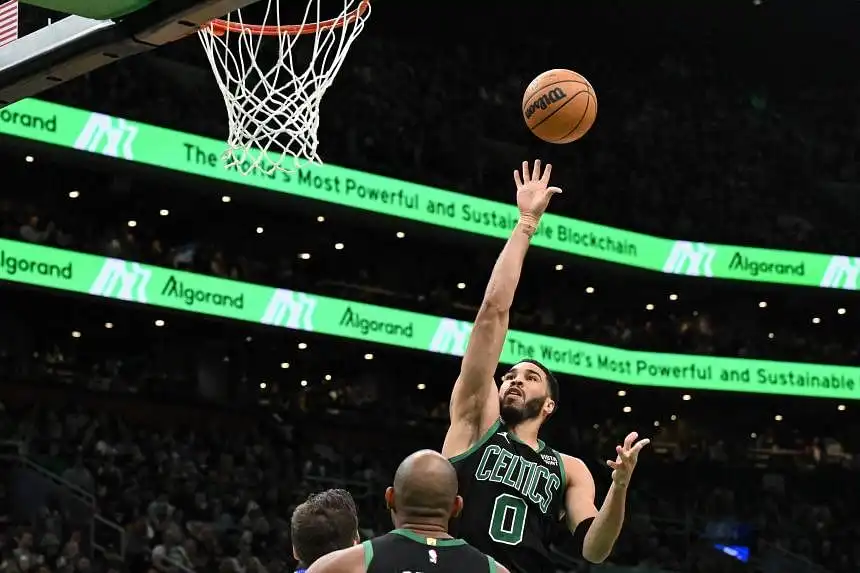 Boston Celtics dominate Dallas Mavericks for 10th consecutive NBA victory