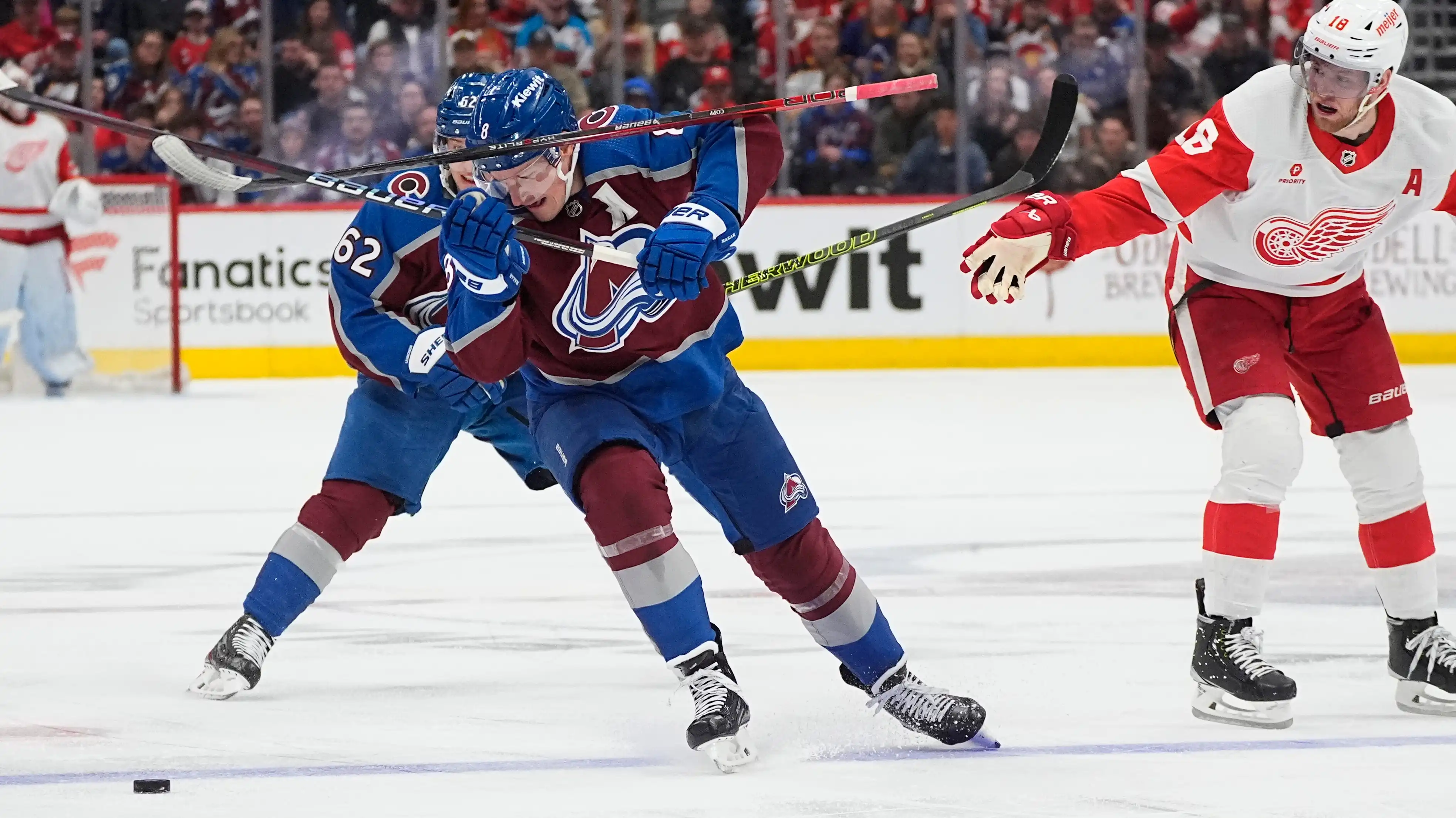 Cale Makar hat trick, Nathan MacKinnon extends streak in Colorado Avalanche win over Detroit Red Wings