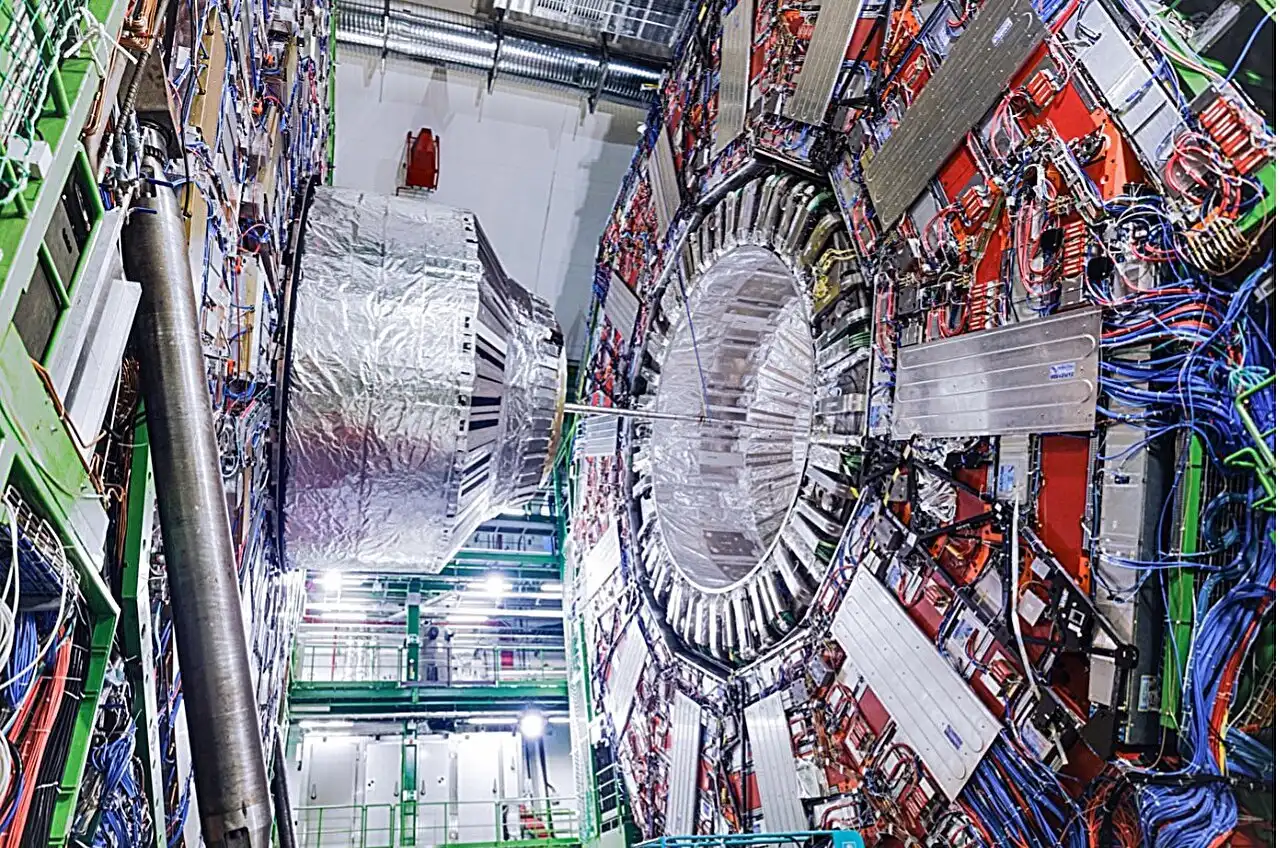 CMS experiment CERN measures key parameter Standard Model
