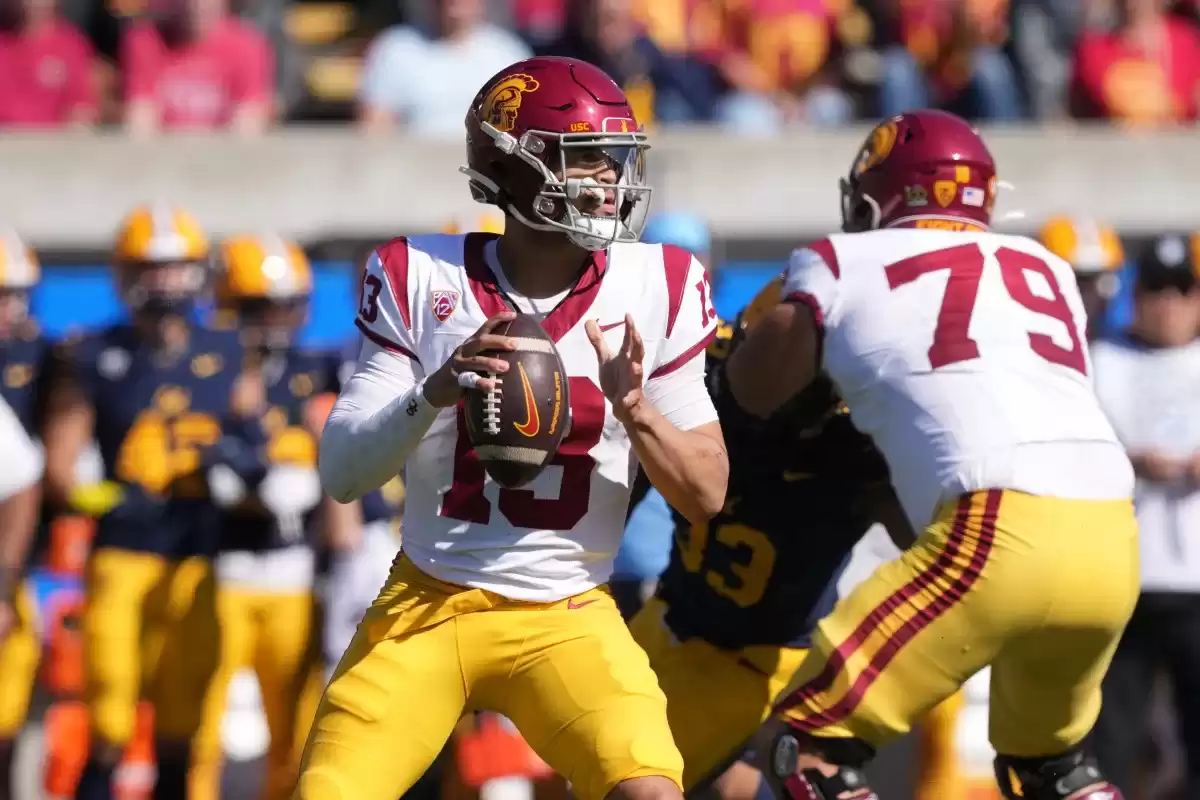 'College Football Scores, Updates: USC vs. Cal, BYU vs. Texas and More'