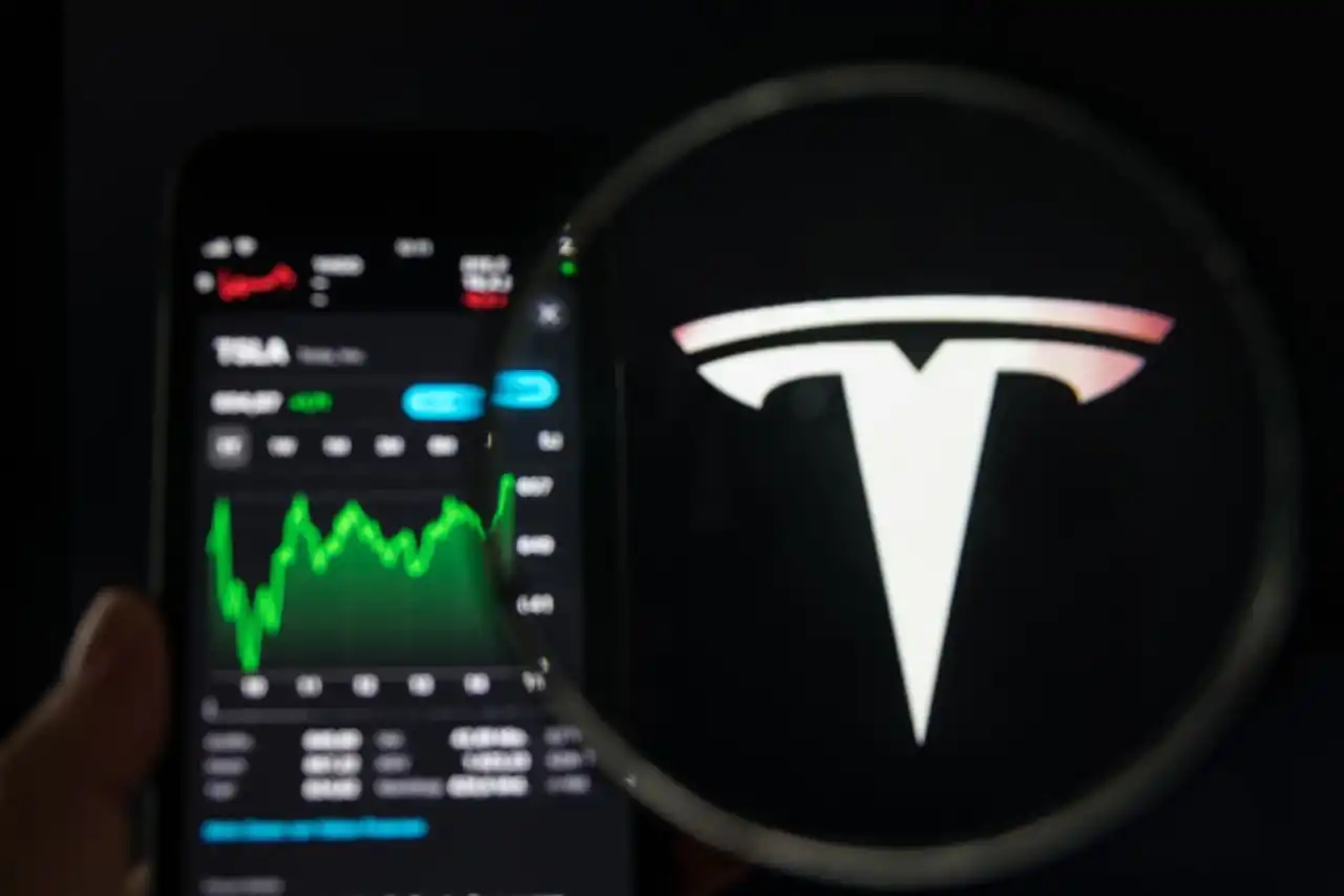Dave Portnoy Tesla stock bet down: How much is it now?