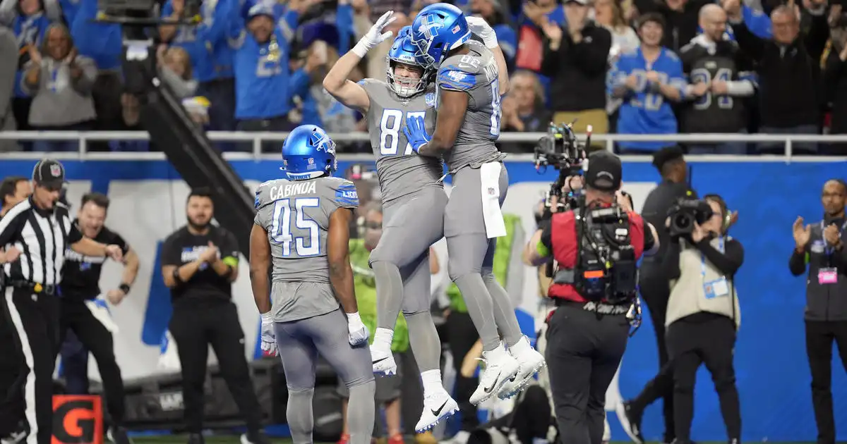 Detroit Lions struggle with LaPorta and Raymond injuries against Stafford-led Rams in playoffs