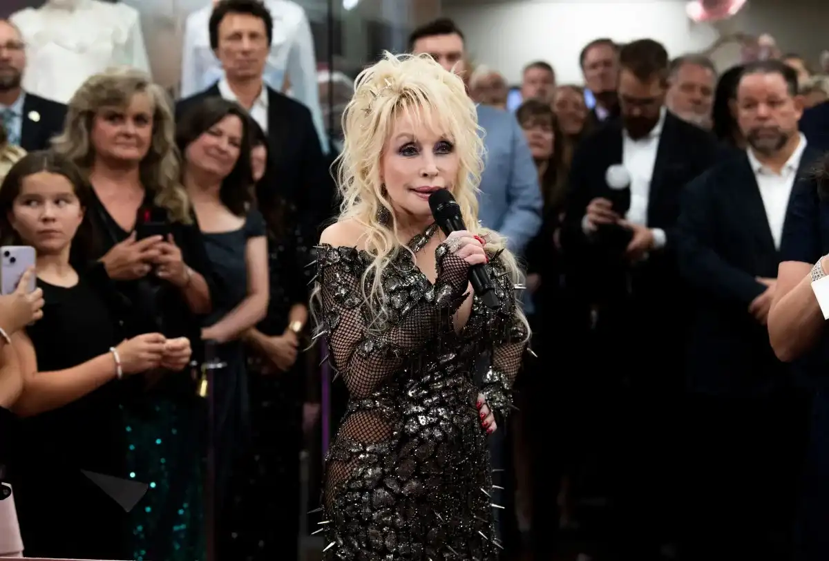 Dolly Parton Birthday: Bonus Edition of 'Rockstar' Album Celebrates Her Special Day