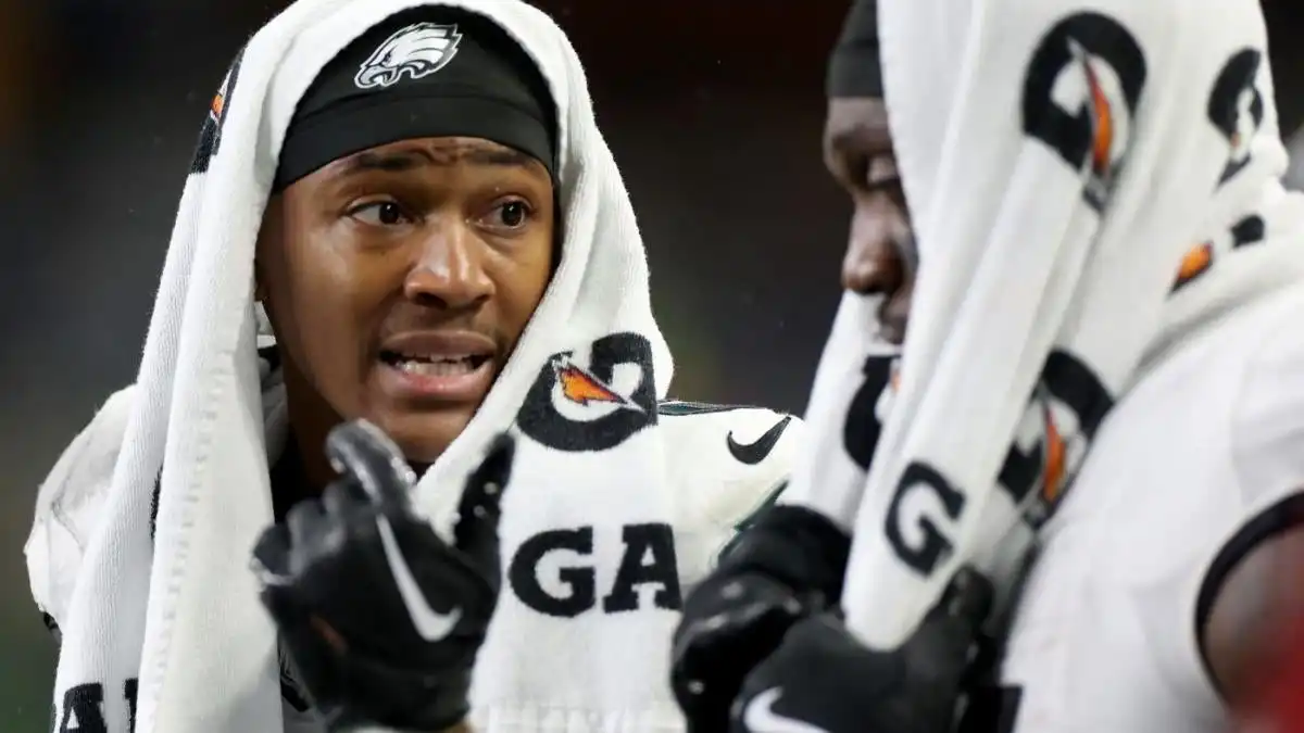 Eagles DeVonta Smith ankle sprain in loss to Cardinals, injury not major: report