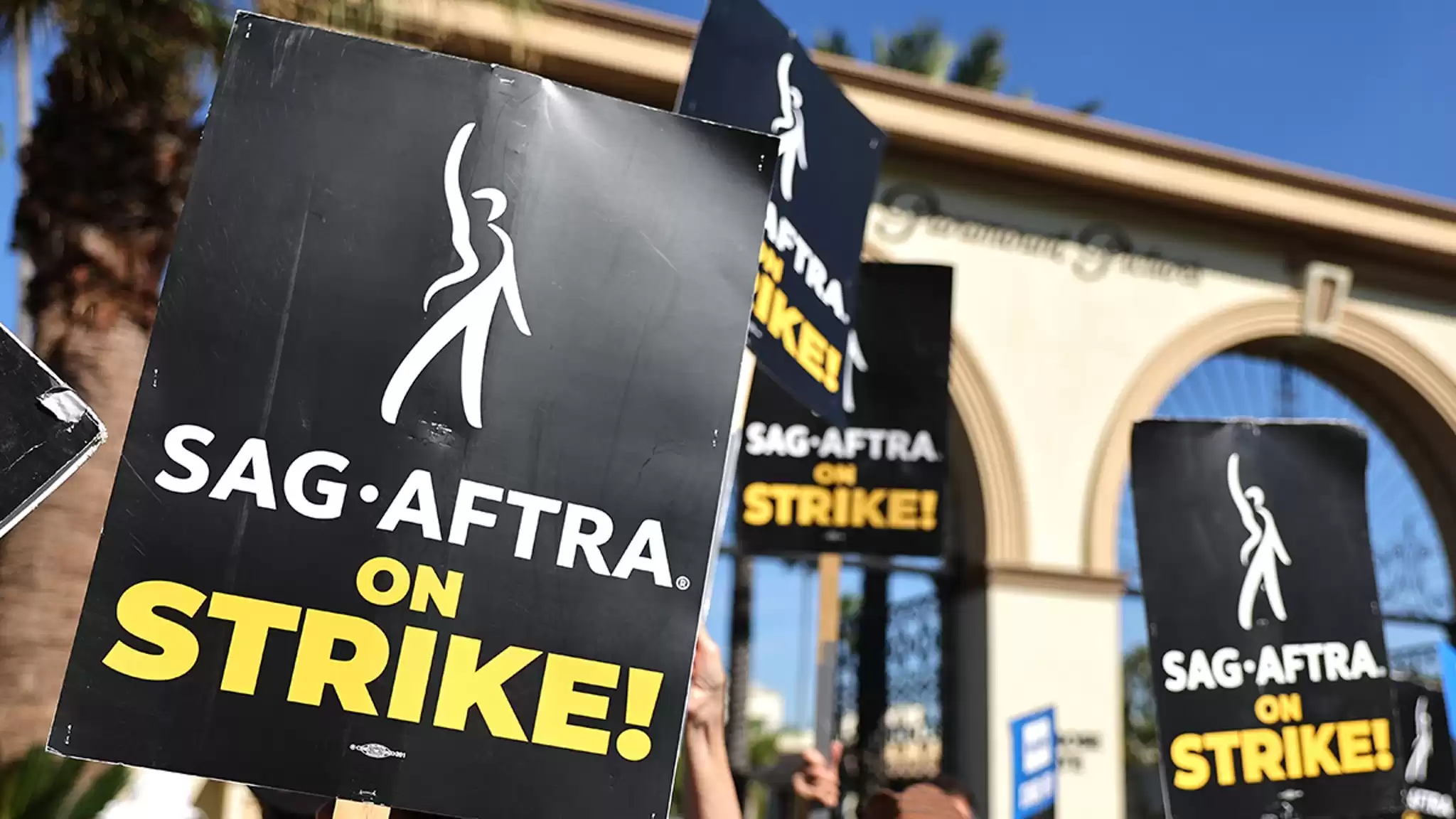 Hollywood SAG-AFTRA Strike Ends with Studios and Actors Agreement