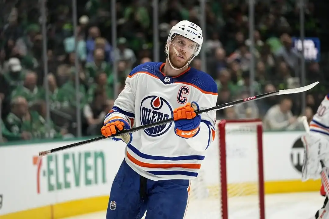 Ice Chips: Edmonton Oilers Connor McDavid day-day questionable Arizona Coyotes