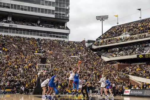 Iowa women's basketball draws record crowd to outdoor exhibition game