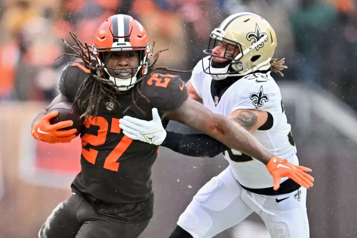 Kareem Hunt visiting Colts following time with Saints