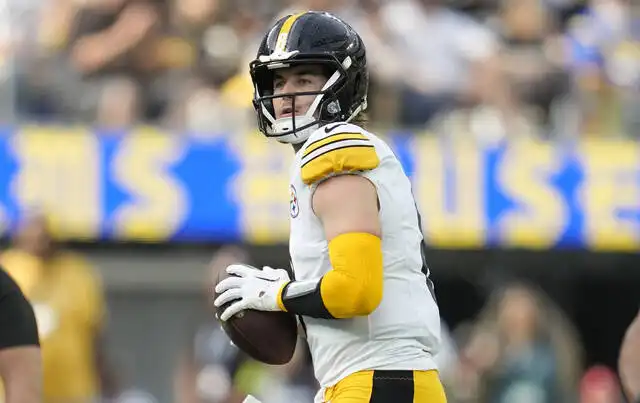Kenny Pickett ankle injury forces Steelers game exit