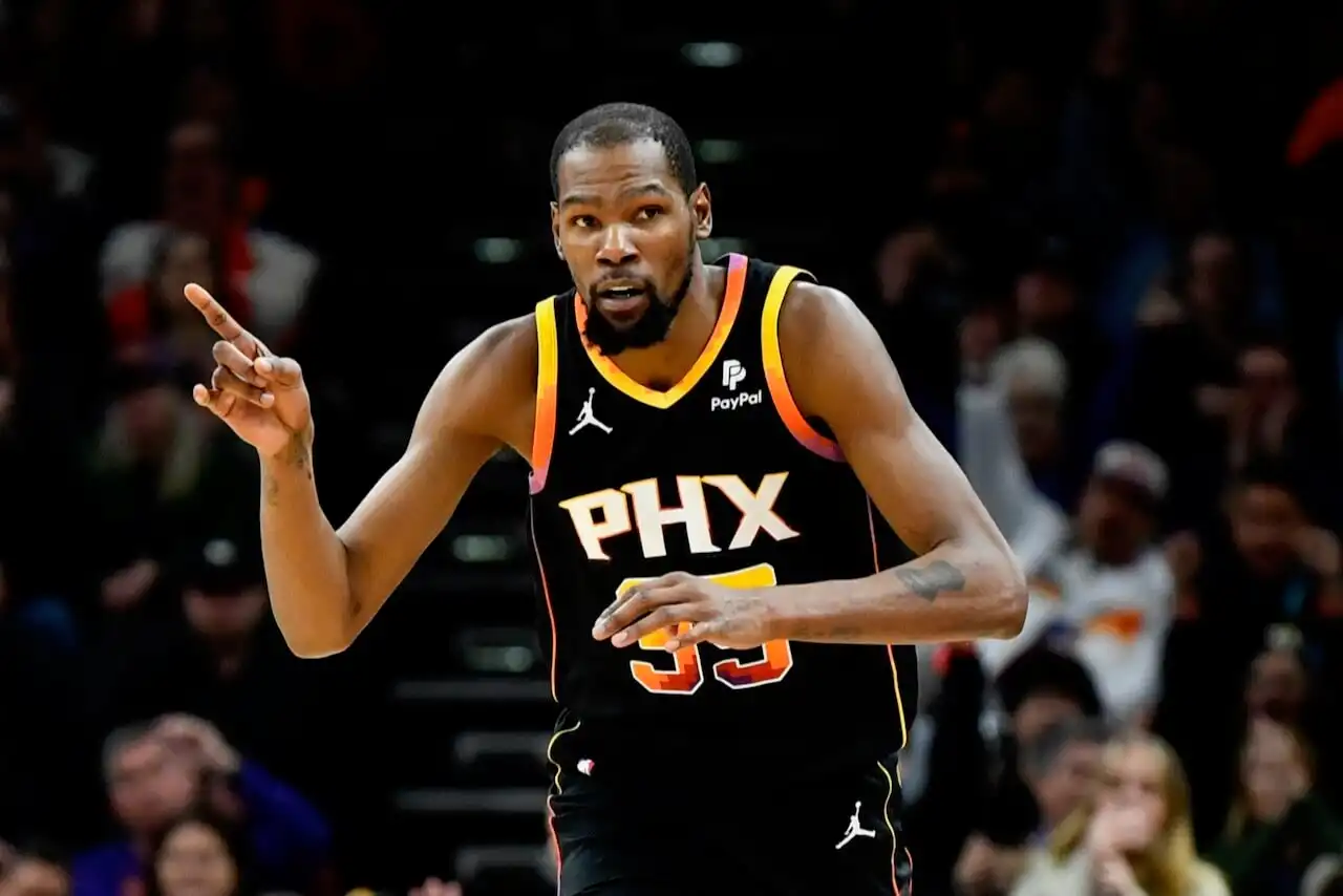 Kevin Durant dunks in Suns' win over Bucks: OKC KD goes back in time