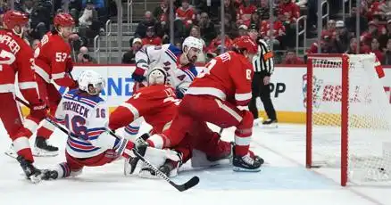 Kreider leads Rangers to 4-3 victory over Red Wings, extends Eastern Conference lead