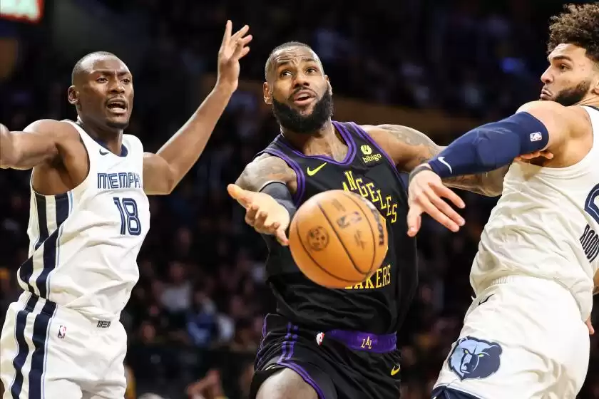 Lakers dominate three-point shooting in win over Grizzlies