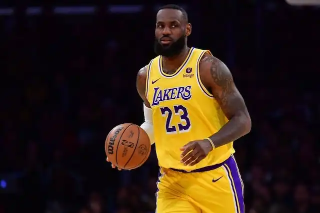 Lakers Injury Report: LeBron James Questionable Against Bucks