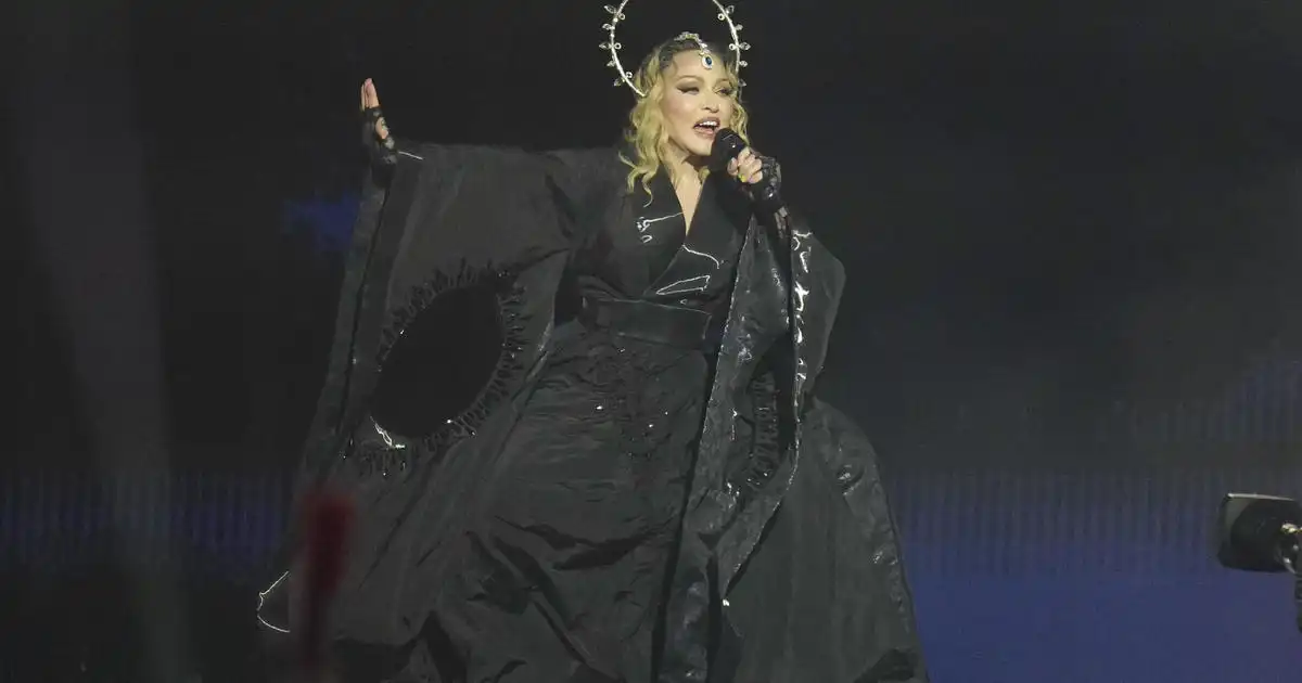 Madonna biggest concert Rio Copacabana beach attracts 1.6 million attendees