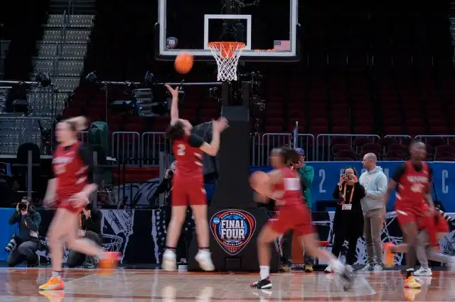 NCAA March Madness: Watch Women's Final Four in Cleveland