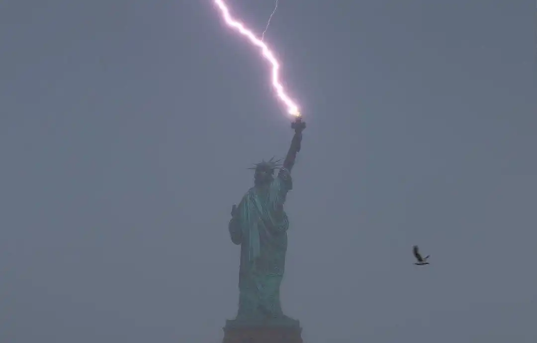 New York earthquake Statue of Liberty lightning rare eclipse signs apocalypse Al Bawaba