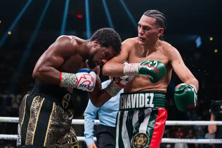 Photos: David Benavidez dominates Demetrius Andrade with a sixth-round knockout
