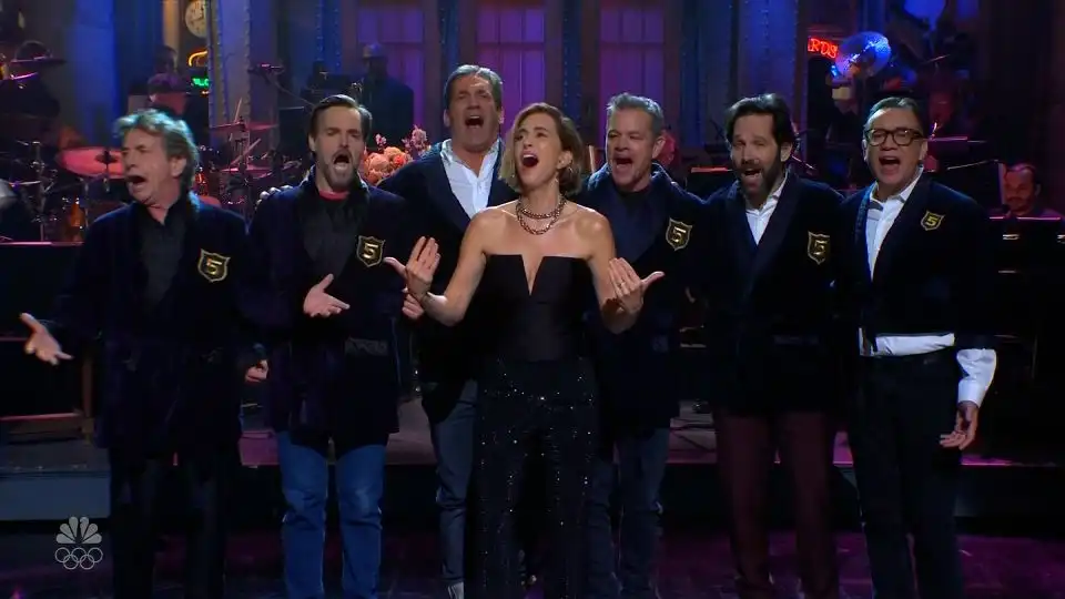 Ryan Gosling, Matt Damon, Lorne Michaels initiate Kristen Wiig into SNL five-timers club