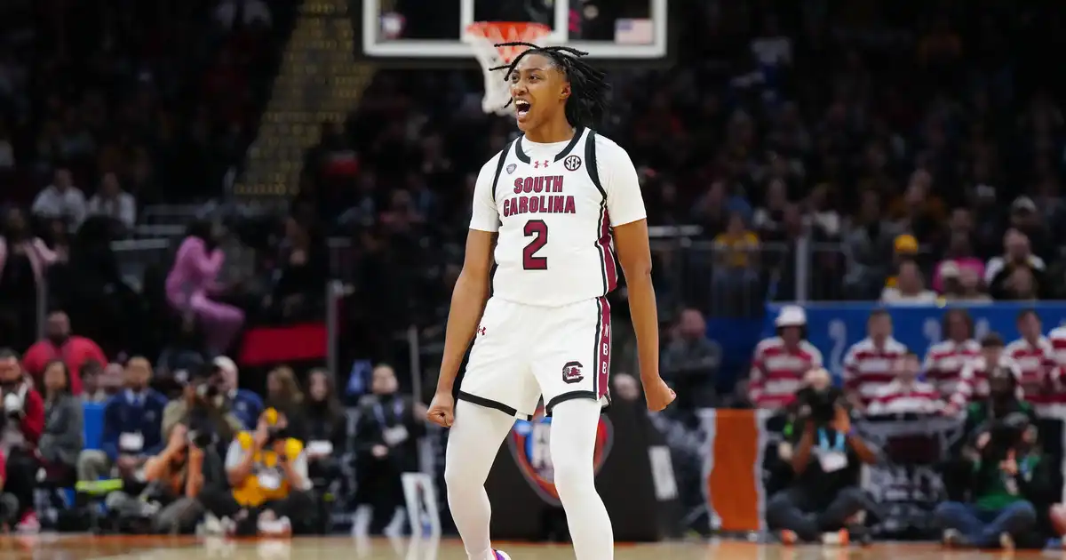 South Carolina women's basketball dominates in the paint to advance to championship game