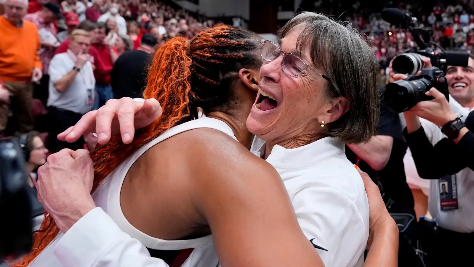 Stanford coach Tara VanDerveer makes history as NCAA winningest coach