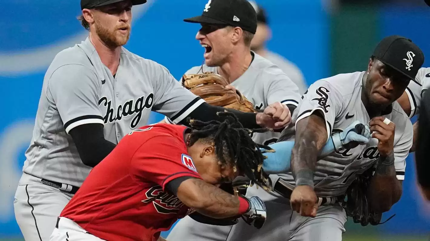 Tim Anderson José Ramírez MLB brawl: Six ejected after punches exchange